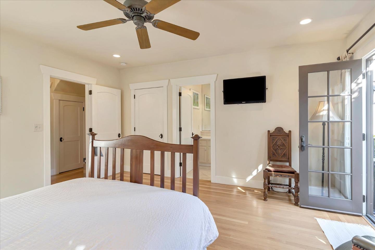 Detail Gallery Image 37 of 69 For 1568 Mariposa Ave, Palo Alto,  CA 94306 - 3 Beds | 3/1 Baths