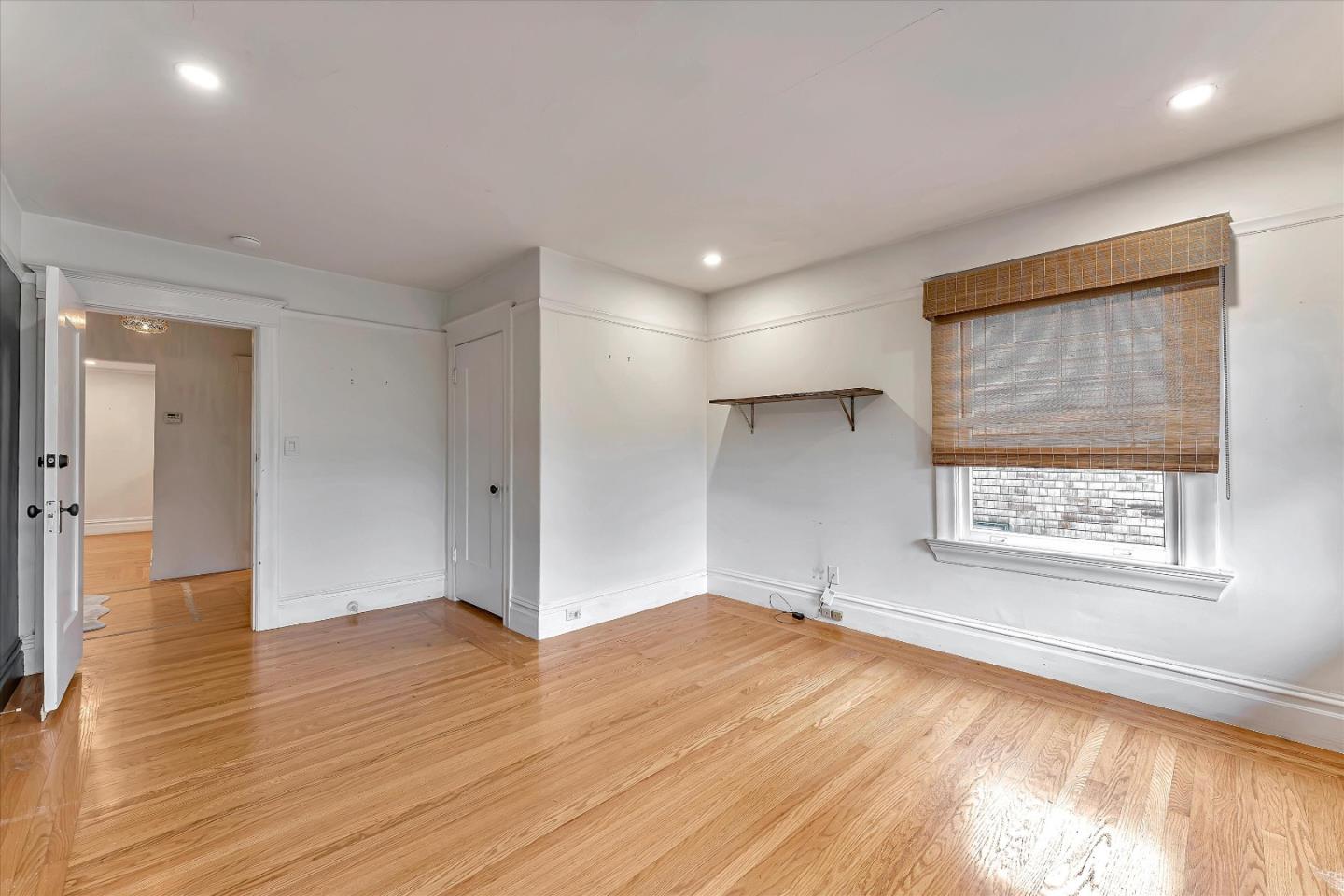 Detail Gallery Image 5 of 17 For 2804 Hillegass Ave #2,  Berkeley,  CA 94705 - 2 Beds | 1 Baths