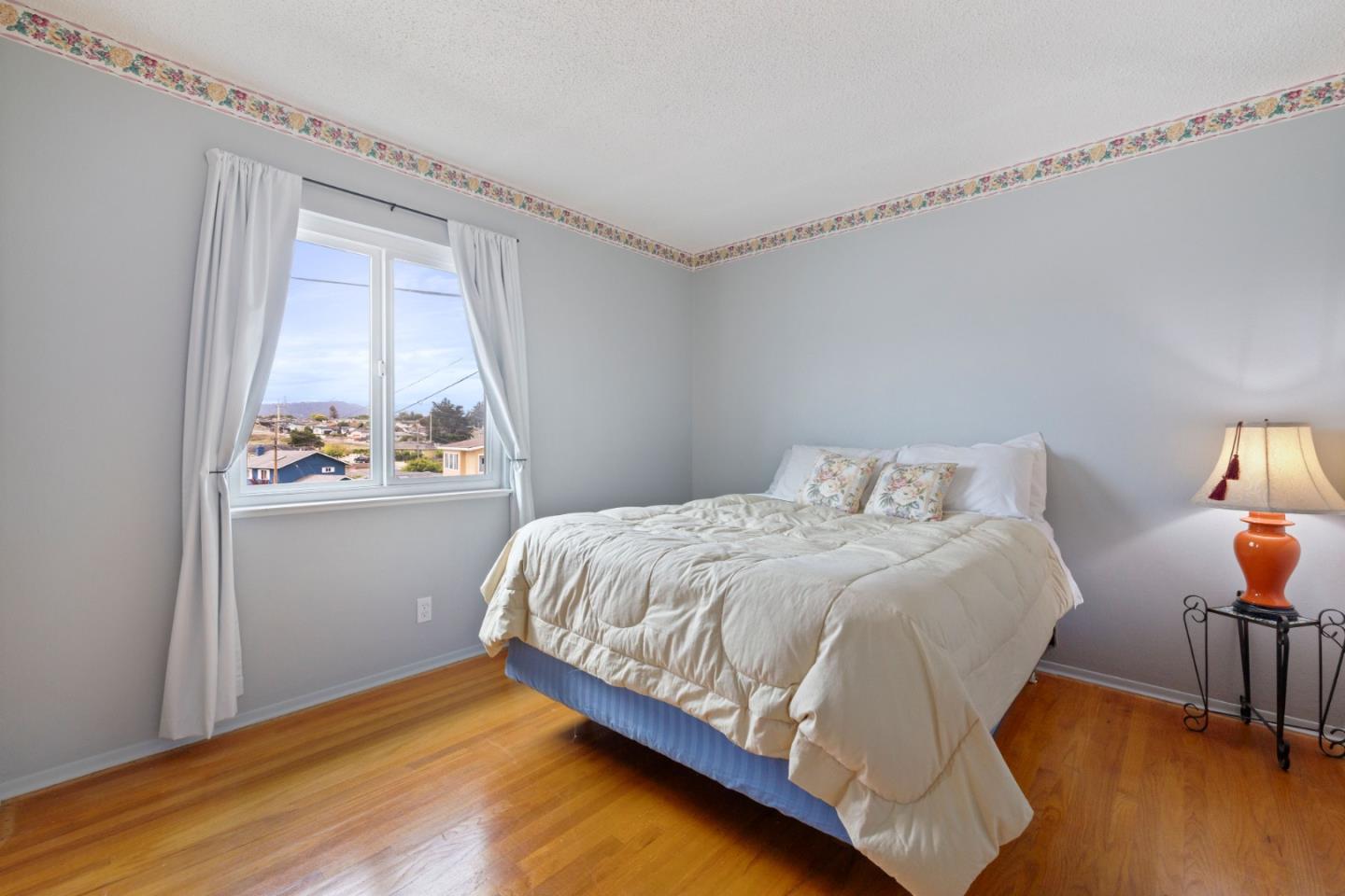 Detail Gallery Image 15 of 27 For 1265 Rousch Ave, Seaside,  CA 93955 - 3 Beds | 1/1 Baths