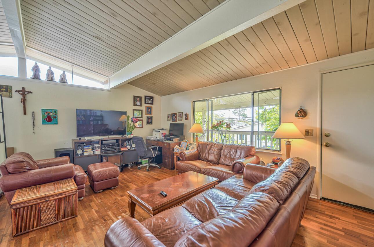 Detail Gallery Image 9 of 34 For 831 Sinex Ave, Pacific Grove,  CA 93950 - 6 Beds | 2/2 Baths