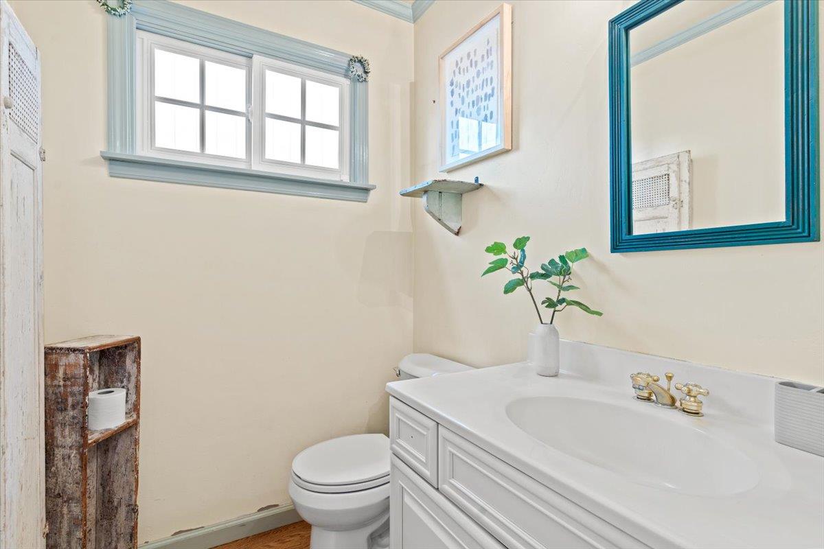 Detail Gallery Image 25 of 44 For 1237 Montmorency Dr, San Jose,  CA 95118 - 4 Beds | 2/1 Baths