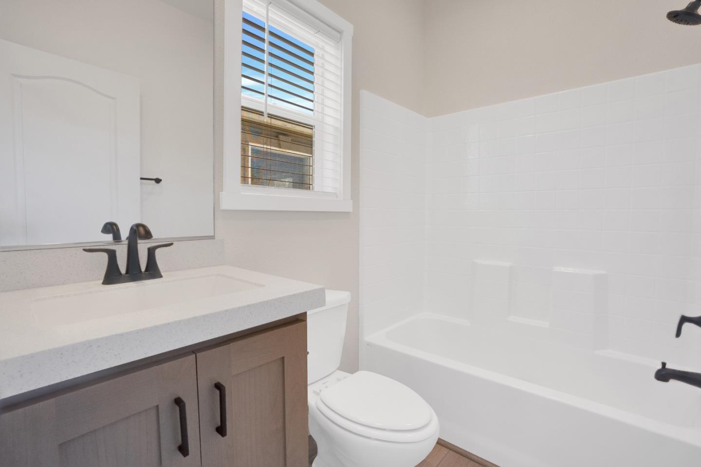 Detail Gallery Image 11 of 13 For 560 30th Ave #53,  Santa Cruz,  CA 95062 - 2 Beds | 2 Baths