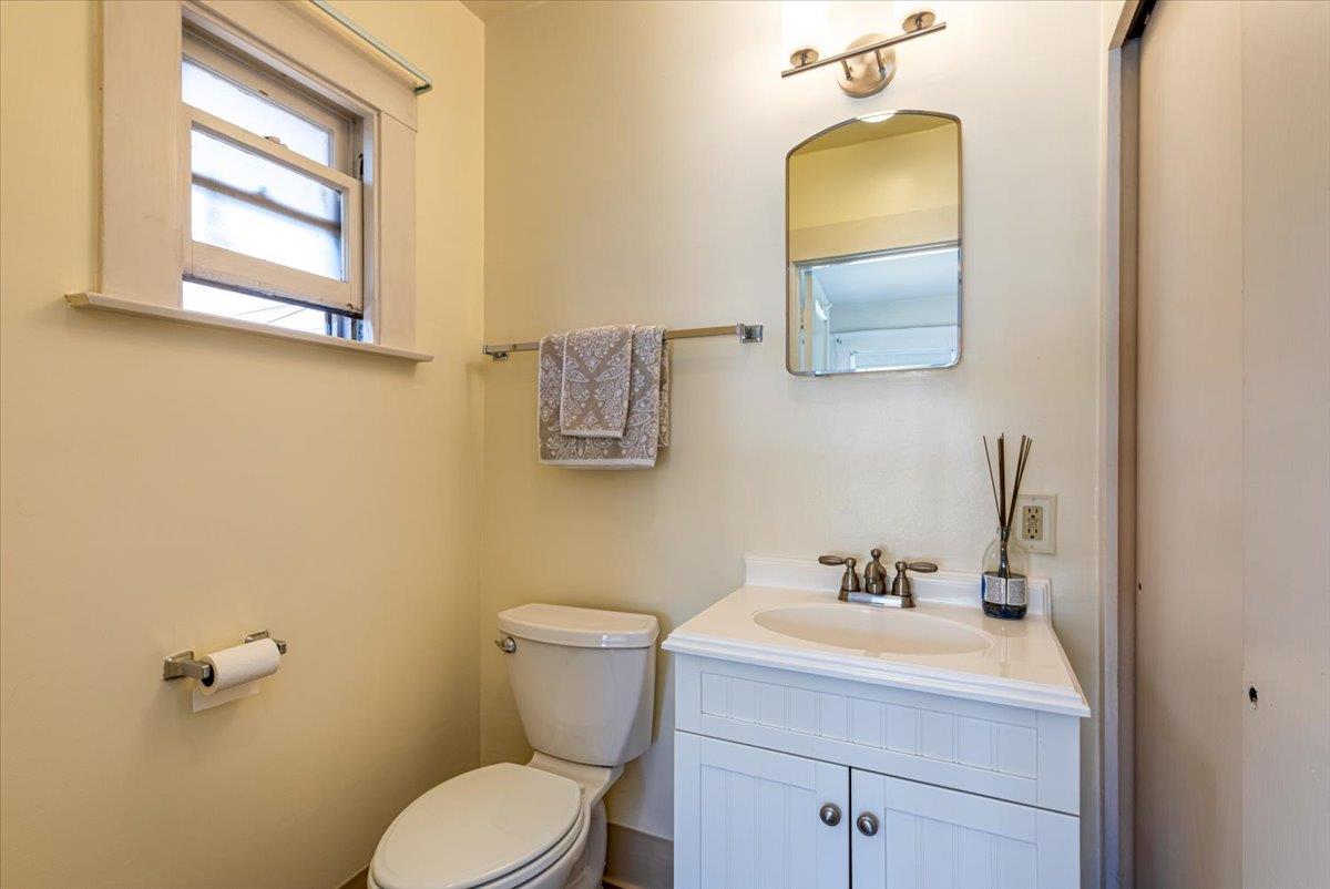 Detail Gallery Image 16 of 20 For 3230 Sterling Ave, Alameda,  CA 94501 - 3 Beds | 1/1 Baths