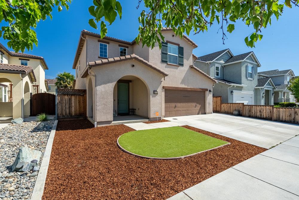 Detail Gallery Image 1 of 51 For 270 Heartland Dr, Hollister,  CA 95023 - 4 Beds | 2/1 Baths