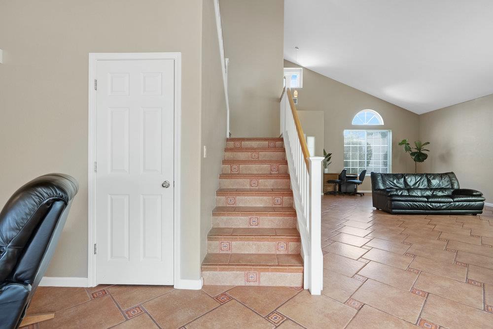 Detail Gallery Image 22 of 55 For 921 Hillock Ct, Hollister,  CA 95023 - 4 Beds | 2/1 Baths