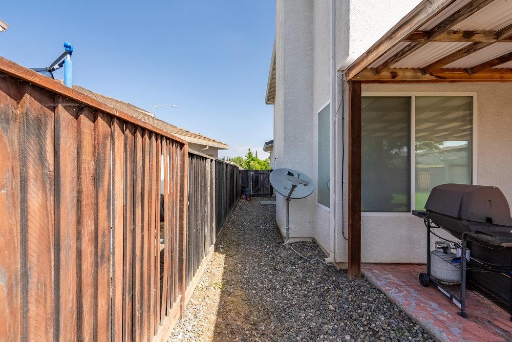 Detail Gallery Image 52 of 55 For 921 Hillock Ct, Hollister,  CA 95023 - 4 Beds | 2/1 Baths