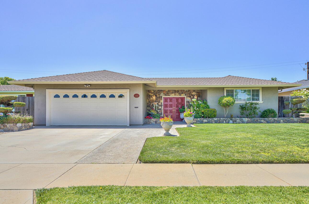 Detail Gallery Image 1 of 41 For 1264 San Angelo Dr, Salinas,  CA 93901 - 3 Beds | 2 Baths