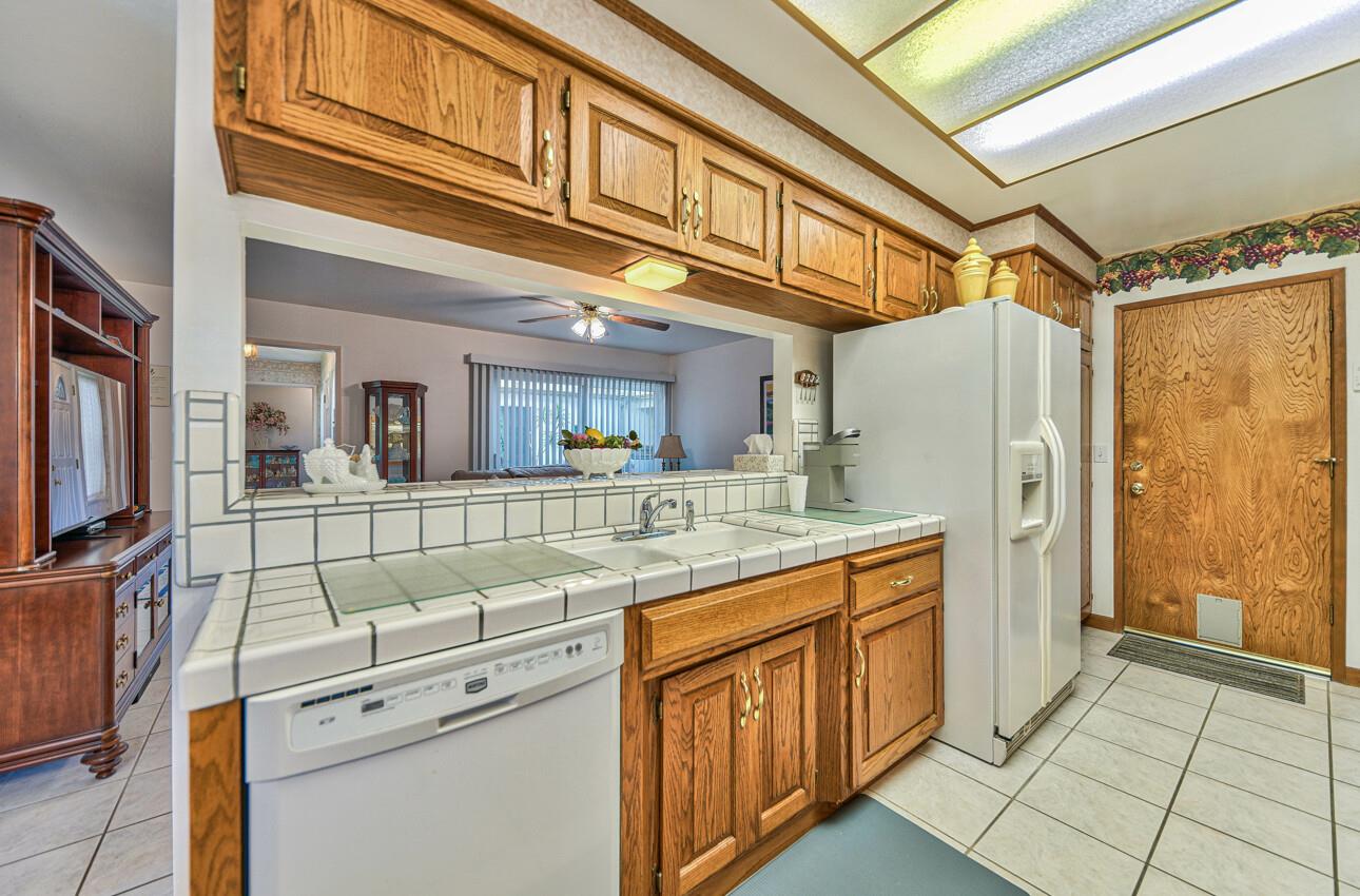 Detail Gallery Image 16 of 41 For 1264 San Angelo Dr, Salinas,  CA 93901 - 3 Beds | 2 Baths
