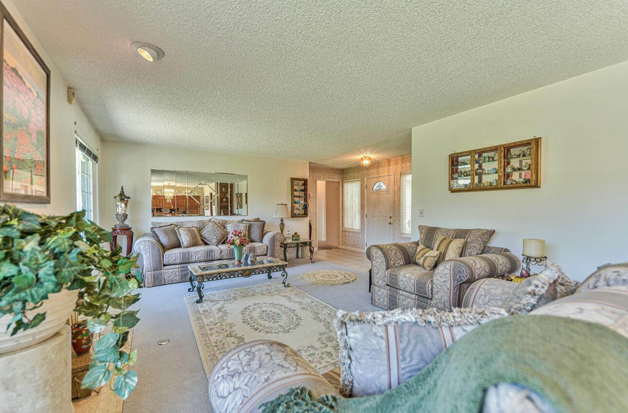 Detail Gallery Image 8 of 41 For 1264 San Angelo Dr, Salinas,  CA 93901 - 3 Beds | 2 Baths