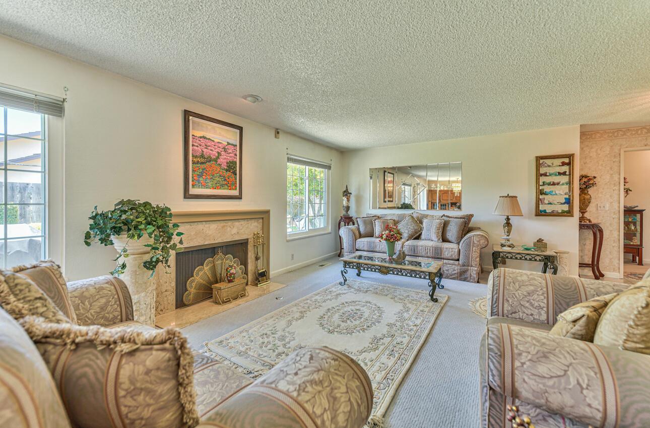 Detail Gallery Image 9 of 41 For 1264 San Angelo Dr, Salinas,  CA 93901 - 3 Beds | 2 Baths