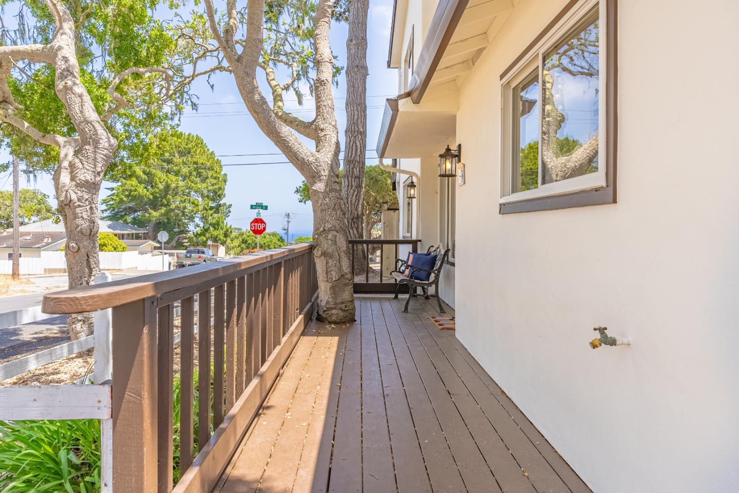 Detail Gallery Image 16 of 58 For 885 Grace St, Monterey,  CA 93940 - 3 Beds | 2/1 Baths