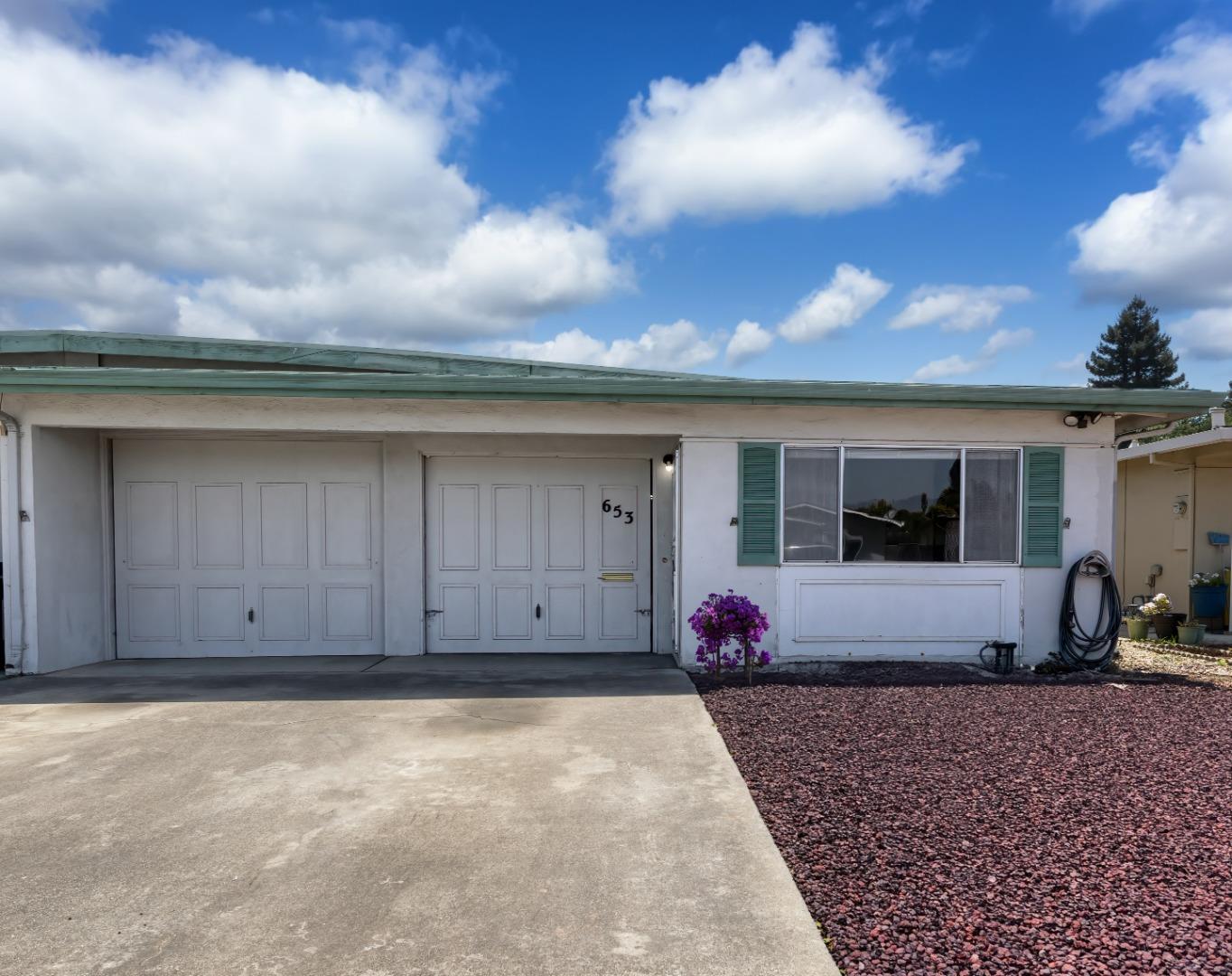 Detail Gallery Image 1 of 19 For 653 Bronte Ave, Watsonville,  CA 95076 - 2 Beds | 1 Baths