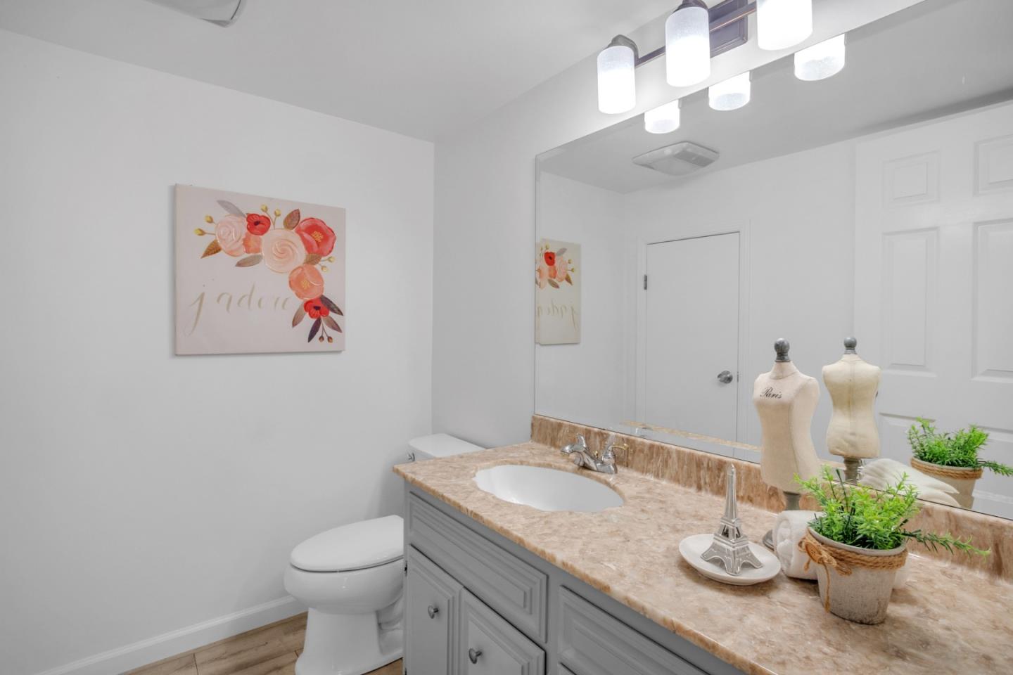 Detail Gallery Image 10 of 23 For 114 Hobart Ave #5,  San Mateo,  CA 94402 - 2 Beds | 1/1 Baths