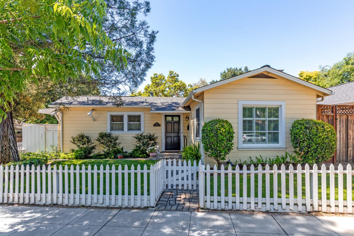 Detail Gallery Image 1 of 28 For 321 Bachman Ave, Los Gatos,  CA 95030 - 2 Beds | 2 Baths