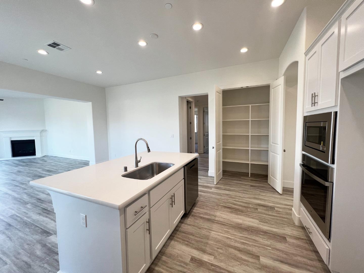 932 Oceano Ct, San Benito County, CA 95023 photo 4