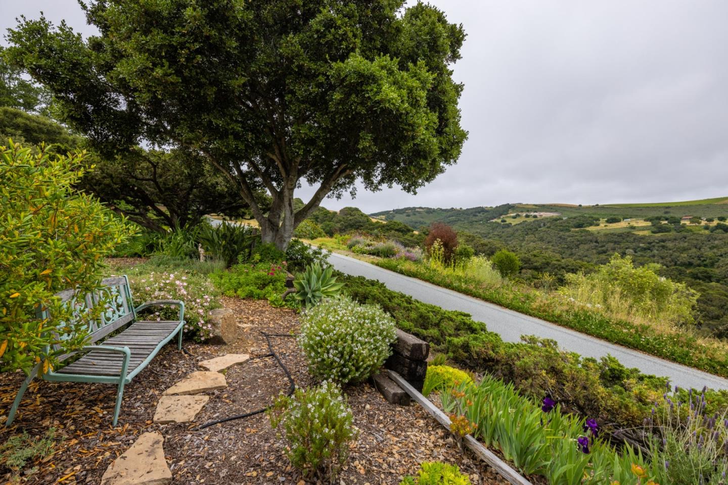 Detail Gallery Image 8 of 33 For 11585 Mccarthy Rd, Carmel Valley,  CA 93924 - 4 Beds | 3 Baths