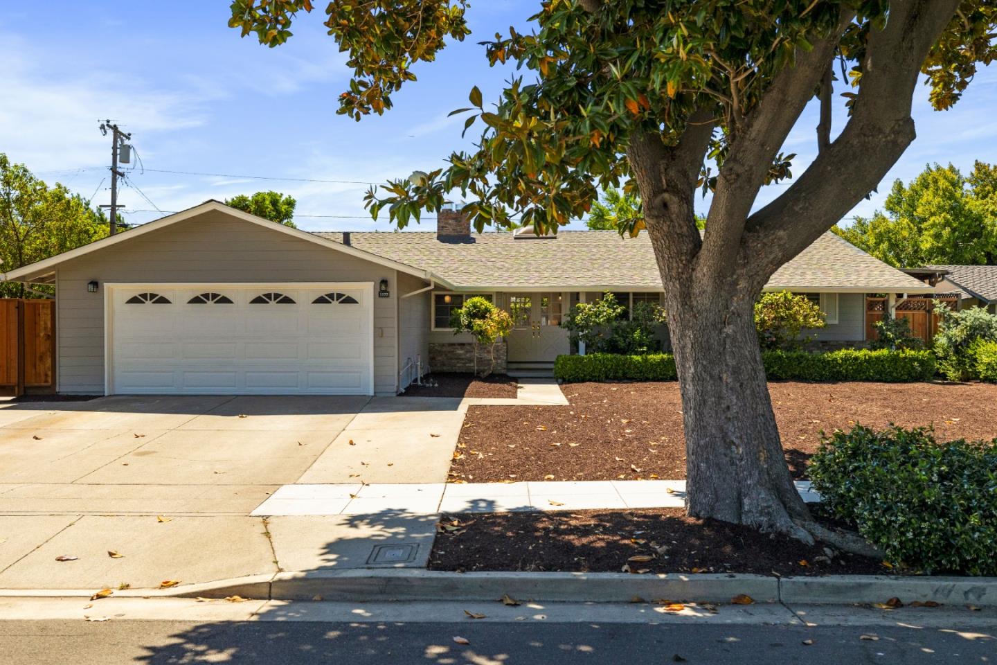 Detail Gallery Image 2 of 29 For 1177 Lime Dr, Sunnyvale,  CA 94087 - 3 Beds | 2 Baths