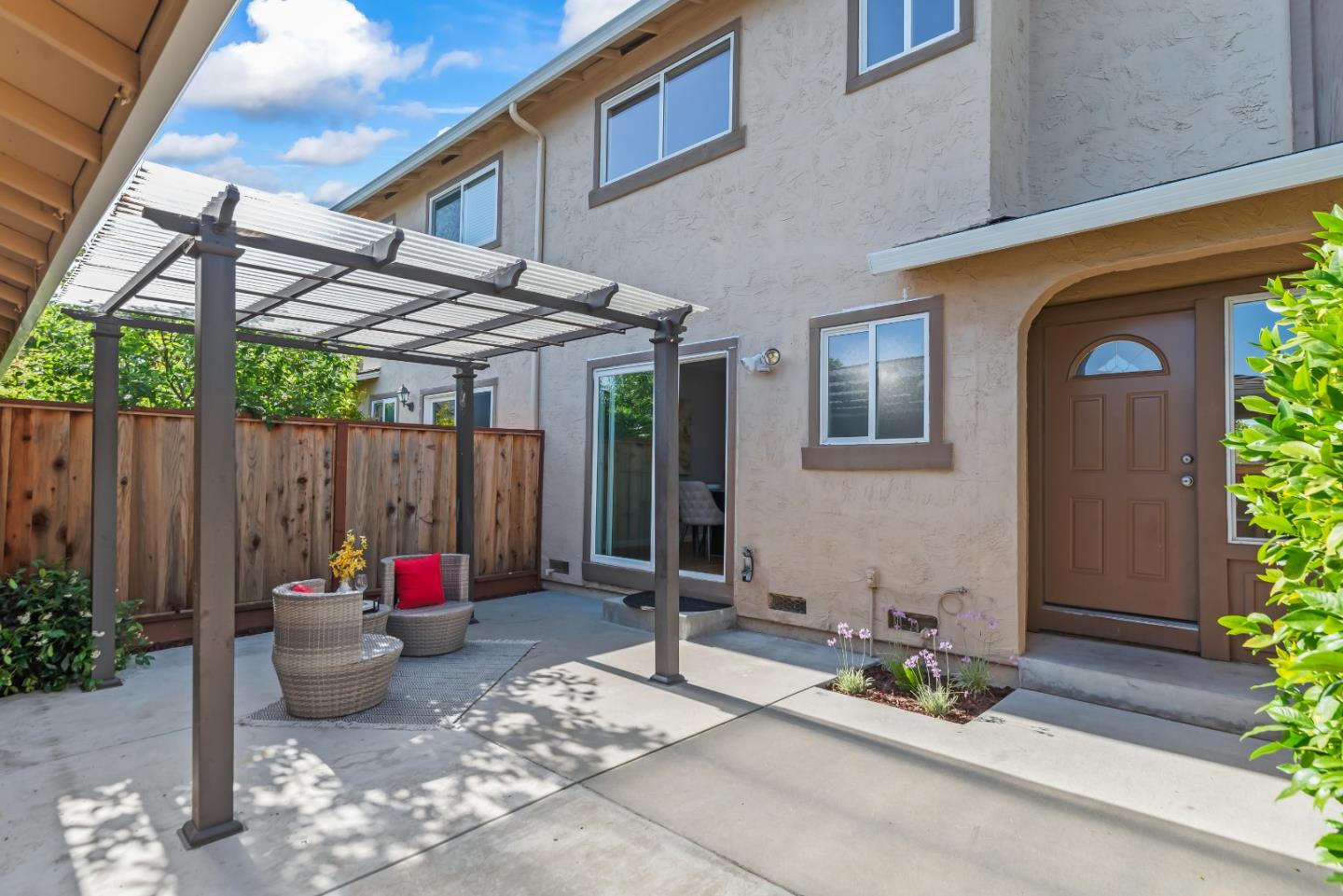 Detail Gallery Image 1 of 24 For 1035 Castleton Ter #G,  Sunnyvale,  CA 94087 - 3 Beds | 2/1 Baths