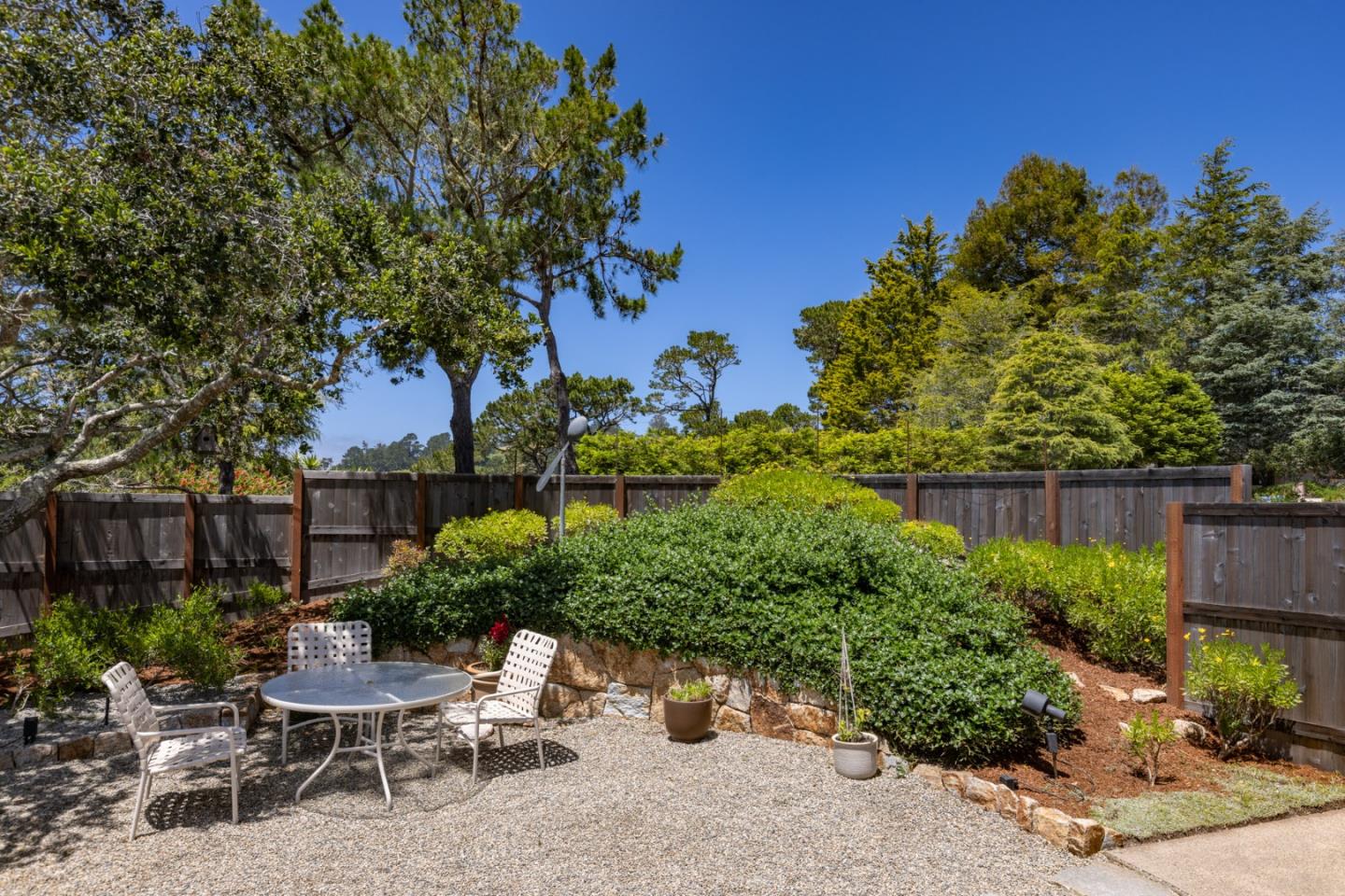 Detail Gallery Image 8 of 24 For 25025 Pine Hills Dr, Carmel,  CA 93923 - 2 Beds | 2 Baths