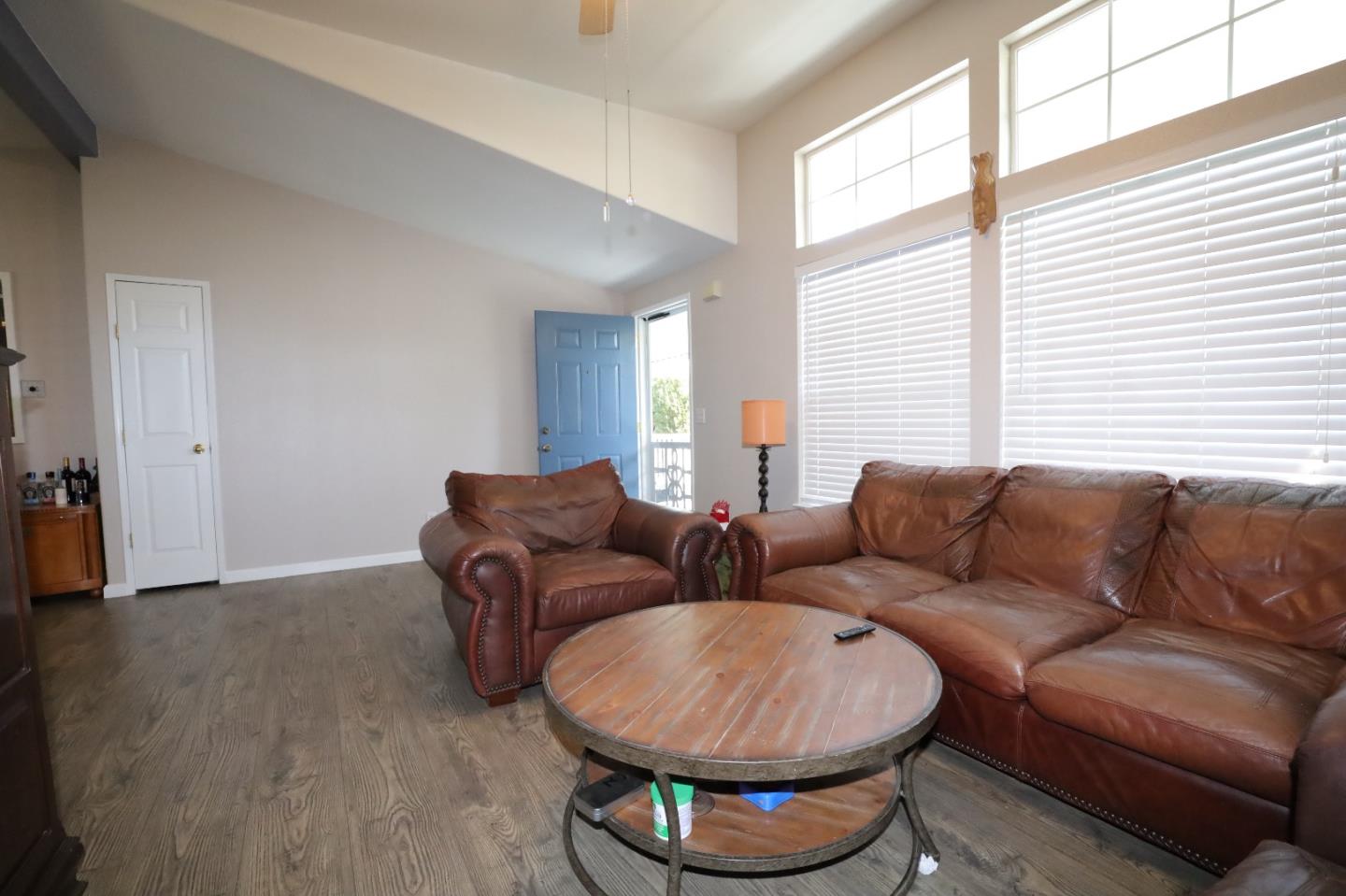 Detail Gallery Image 3 of 24 For 159 Chateau La Salle #159,  San Jose,  CA 95111 - 3 Beds | 2 Baths