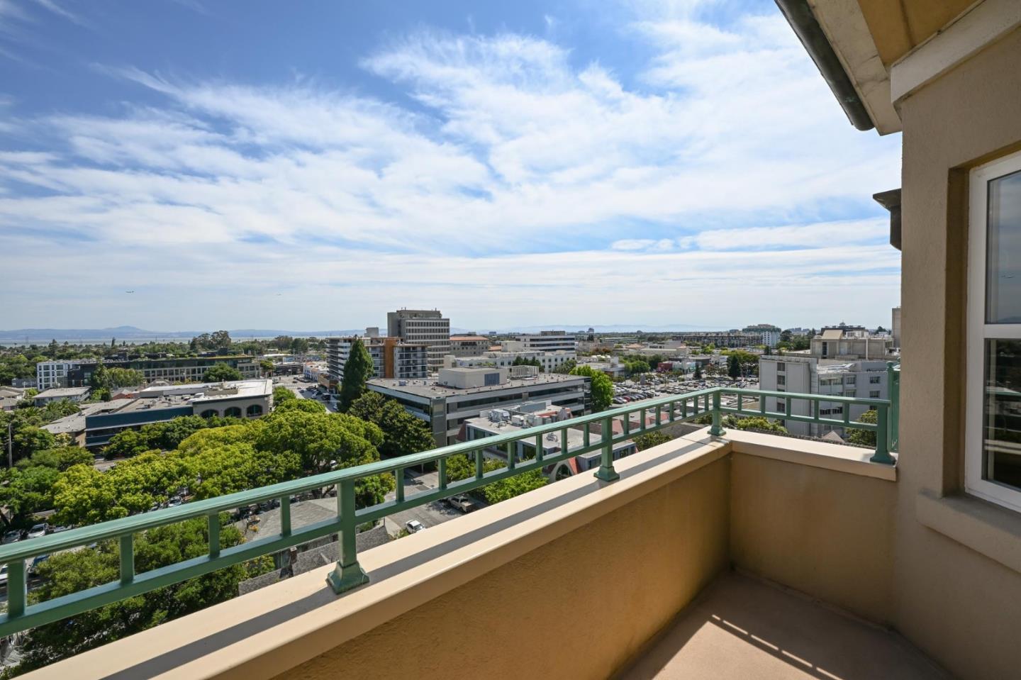 Detail Gallery Image 1 of 10 For 1 Baldwin Ave #1008,  San Mateo,  CA 94401 - 2 Beds | 2 Baths