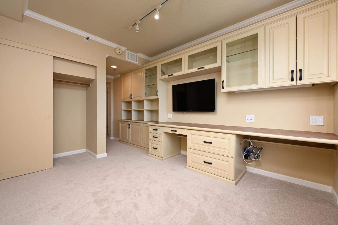 Detail Gallery Image 2 of 5 For 1 Baldwin Ave #1008,  San Mateo,  CA 94401 - 2 Beds | 2 Baths