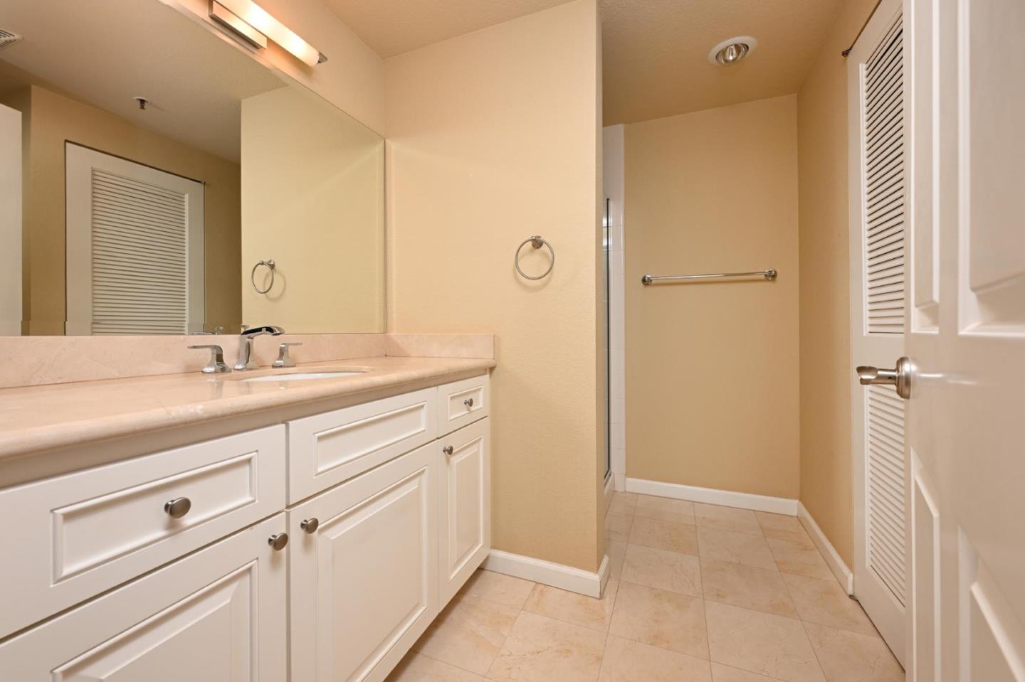 Detail Gallery Image 5 of 5 For 1 Baldwin Ave #1008,  San Mateo,  CA 94401 - 2 Beds | 2 Baths