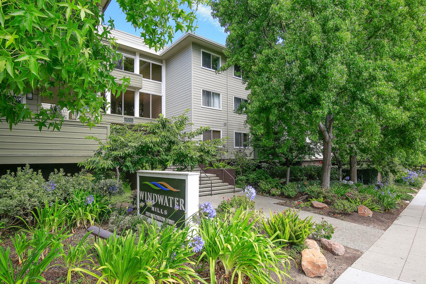 Detail Gallery Image 1 of 33 For 300 Murchison Dr #306,  Millbrae,  CA 94030 - 2 Beds | 2 Baths
