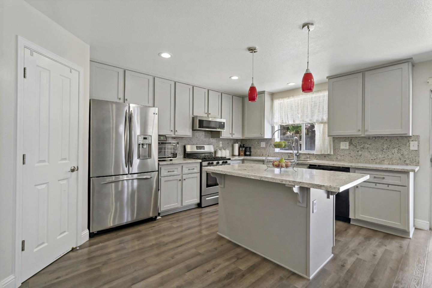 Detail Gallery Image 16 of 48 For 7842 Kanan Ct, Citrus Heights,  CA 95621 - 4 Beds | 2/1 Baths