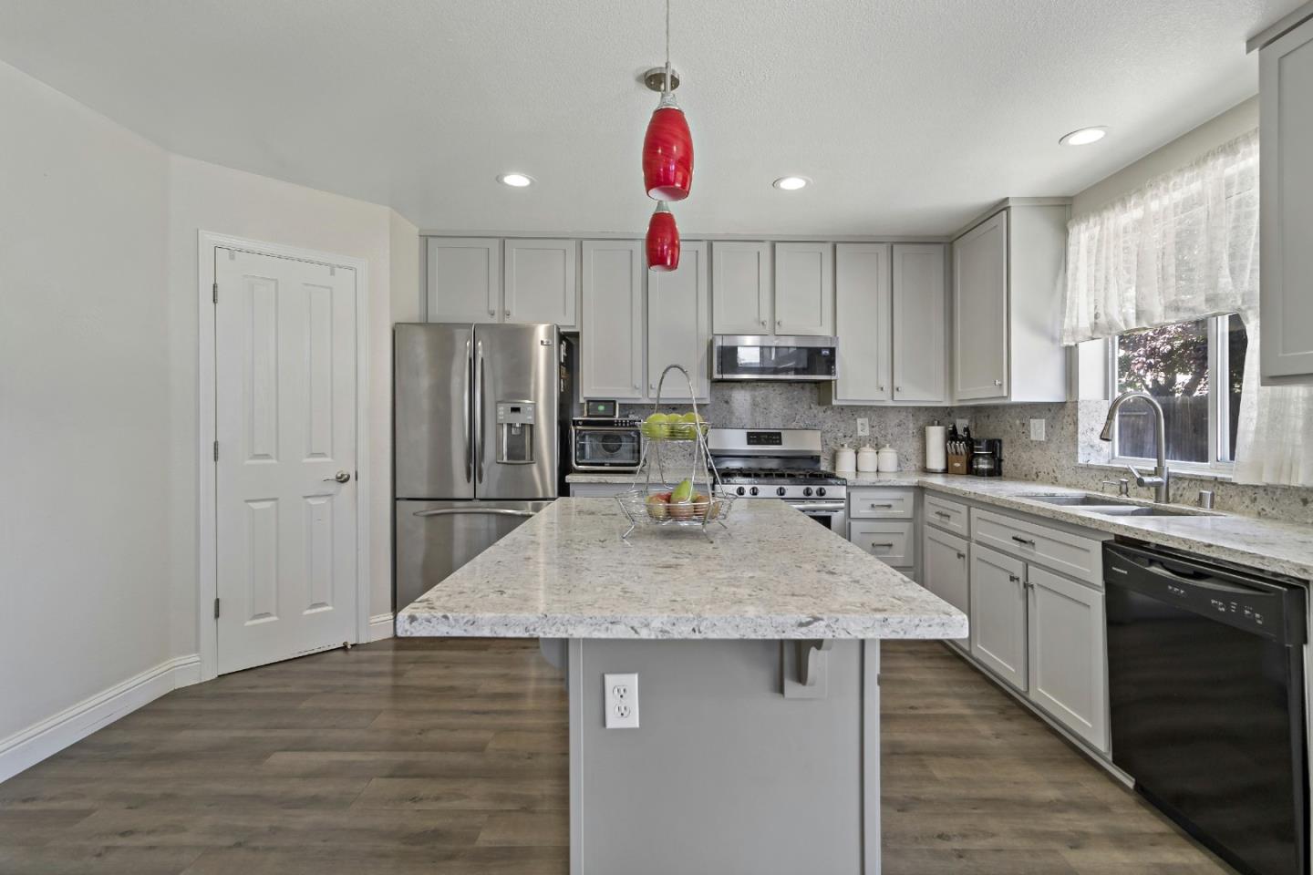 Detail Gallery Image 21 of 48 For 7842 Kanan Ct, Citrus Heights,  CA 95621 - 4 Beds | 2/1 Baths