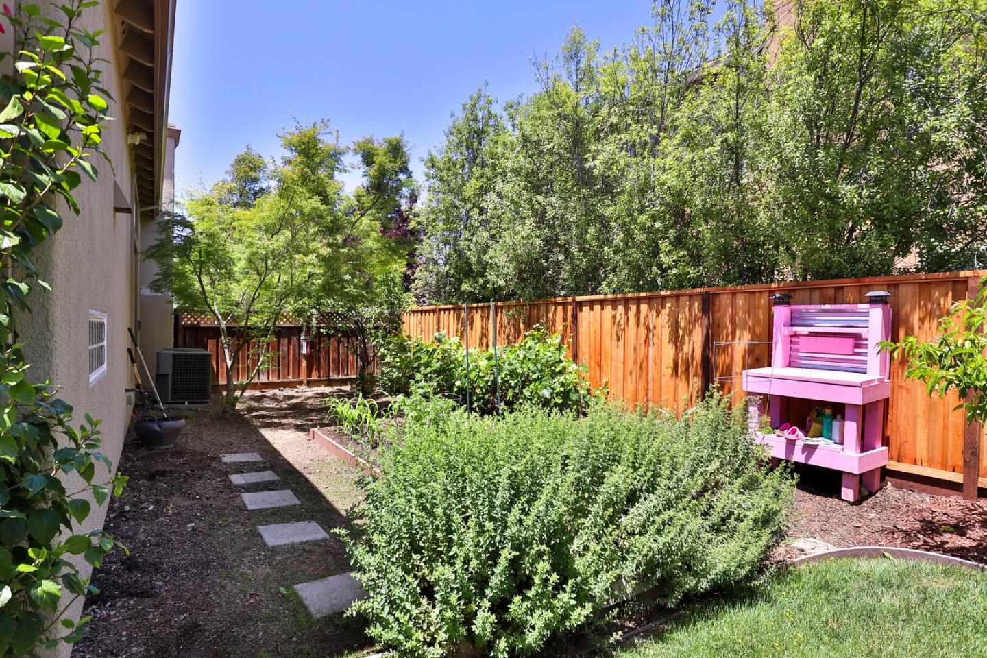 Detail Gallery Image 38 of 50 For 18245 San Carlos Pl, Morgan Hill,  CA 95037 - 4 Beds | 2/1 Baths