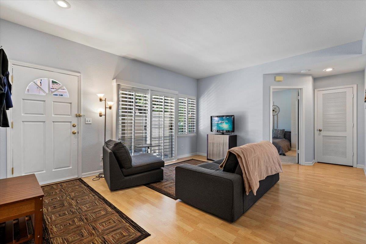 Detail Gallery Image 5 of 24 For 732 Northrup St #111,  San Jose,  CA 95126 - 2 Beds | 2 Baths