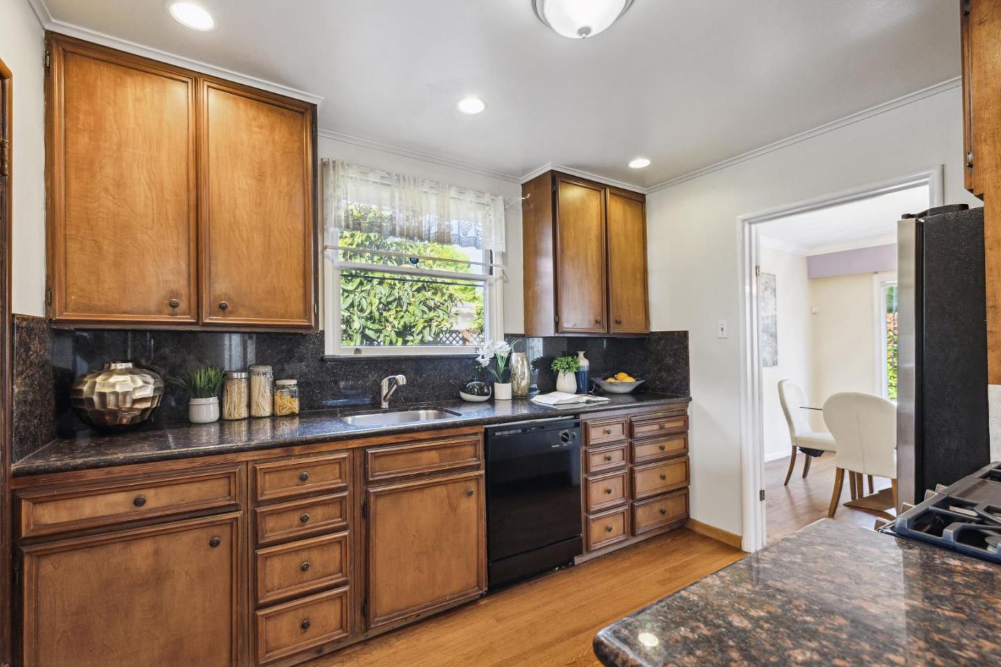Detail Gallery Image 26 of 60 For 425 31st Ave, San Mateo,  CA 94403 - 3 Beds | 1 Baths