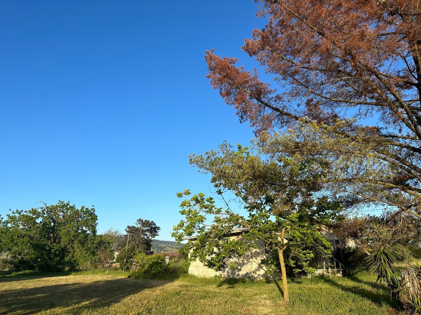 12820 Llagas Ave, San Martin, CA 95046 3 Beds 1 Baths (Active