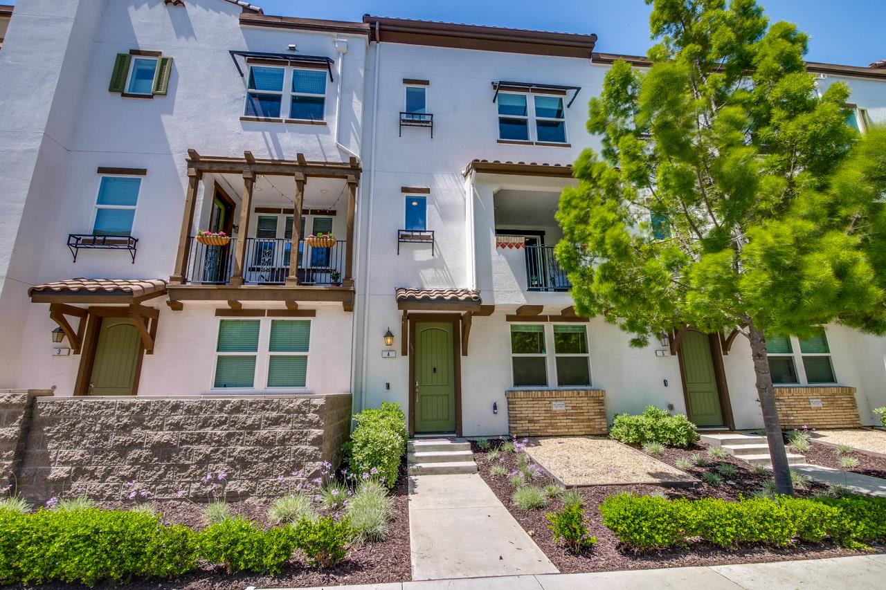 Detail Gallery Image 1 of 1 For 61 Montecito Vista Dr #4,  San Jose,  CA 95111 - 3 Beds | 3/1 Baths