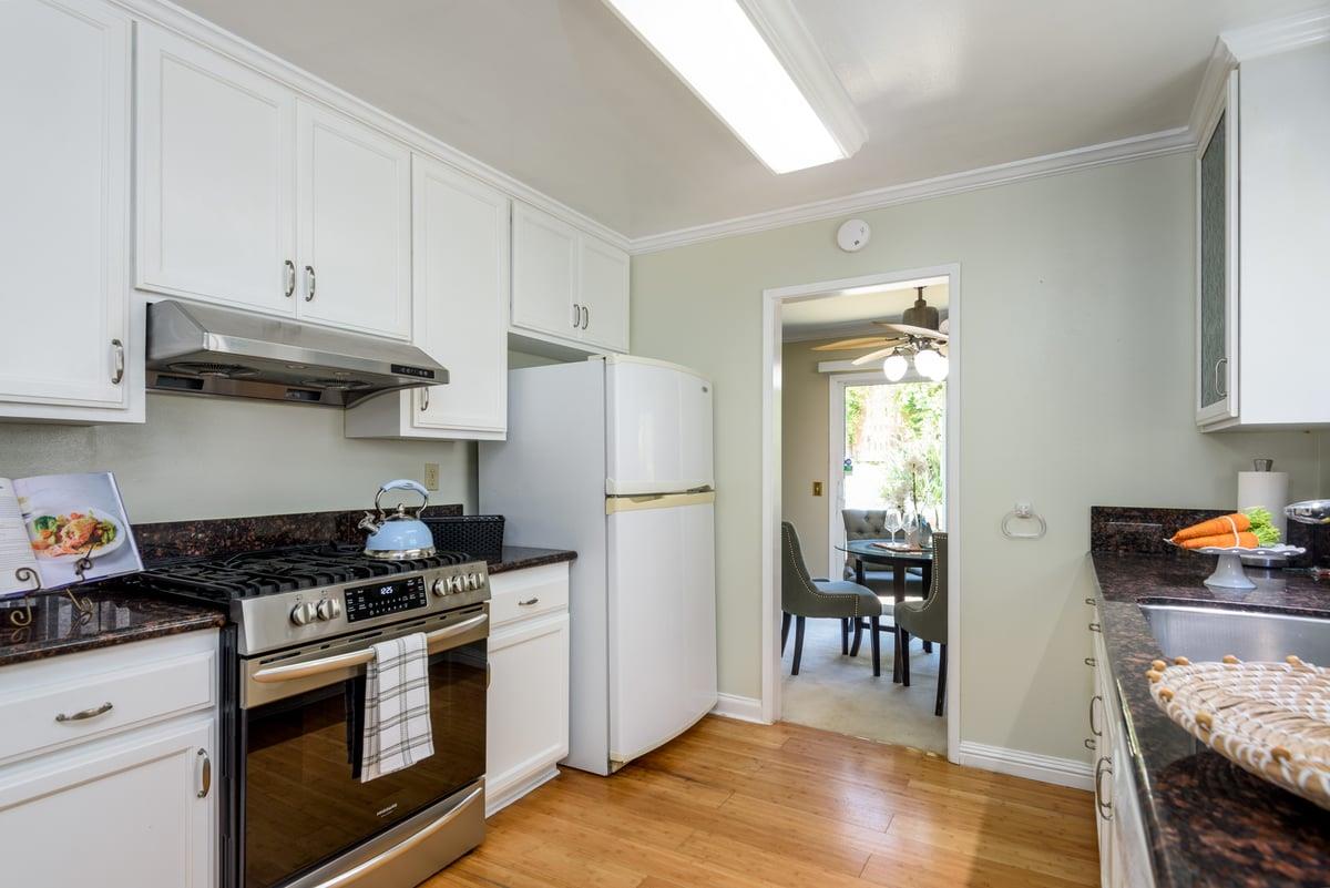 Detail Gallery Image 9 of 17 For 844 King Dr, Daly City,  CA 94015 - 3 Beds | 1/1 Baths