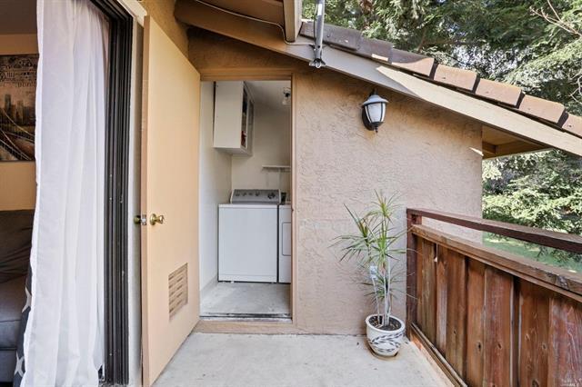 Detail Gallery Image 5 of 12 For 638 Arcadia Dr, Vacaville,  CA 95687 - 2 Beds | 1 Baths