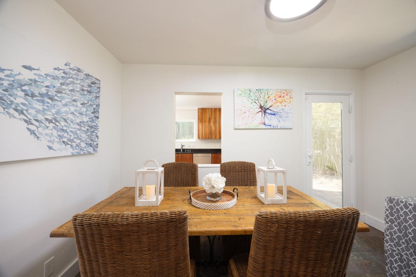 Detail Gallery Image 20 of 54 For 560 4th St, Montara,  CA 94037 - 3 Beds | 2/1 Baths