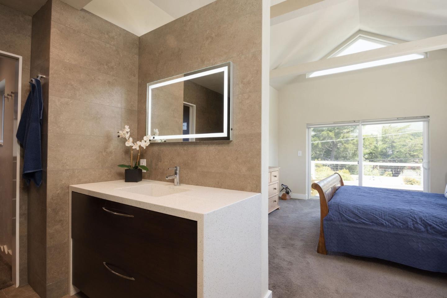 Detail Gallery Image 24 of 54 For 560 4th St, Montara,  CA 94037 - 3 Beds | 2/1 Baths