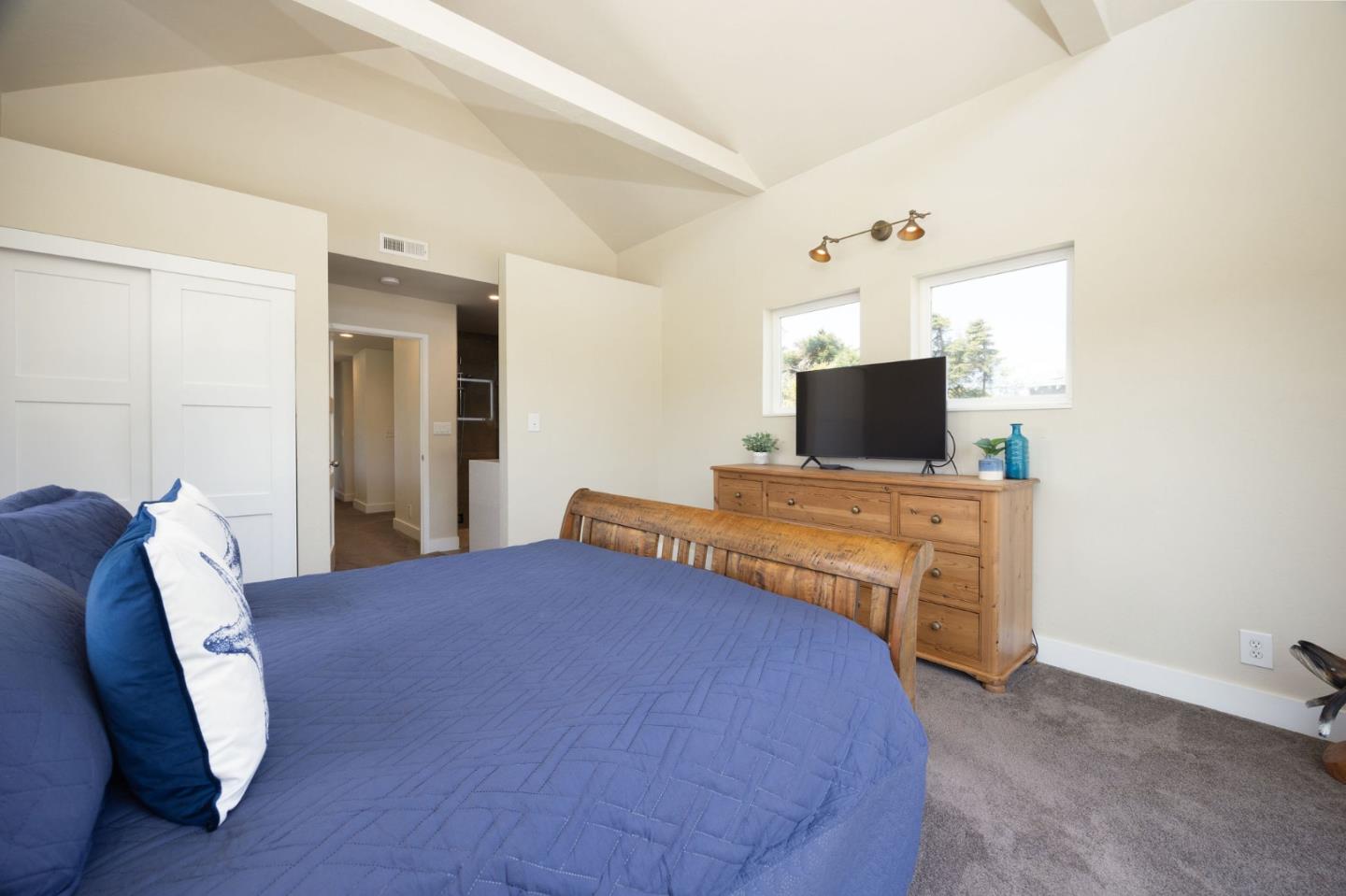 Detail Gallery Image 27 of 54 For 560 4th St, Montara,  CA 94037 - 3 Beds | 2/1 Baths