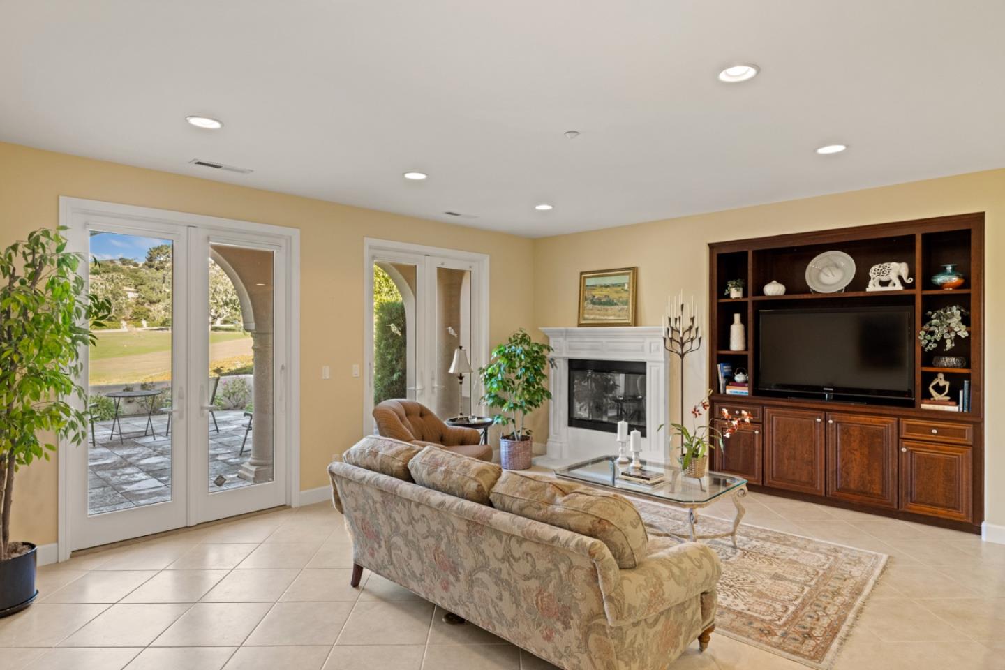 Detail Gallery Image 12 of 35 For 102 Mirasol Ct, Monterey,  CA 93940 - 3 Beds | 3/1 Baths