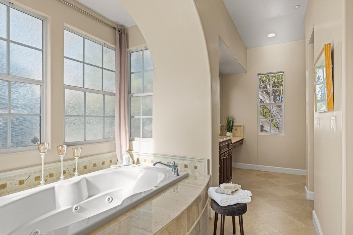 Detail Gallery Image 21 of 35 For 102 Mirasol Ct, Monterey,  CA 93940 - 3 Beds | 3/1 Baths