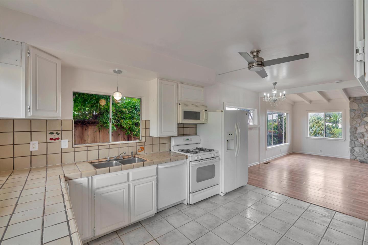 2086 Waring St, Seaside, CA 93955 photo 12