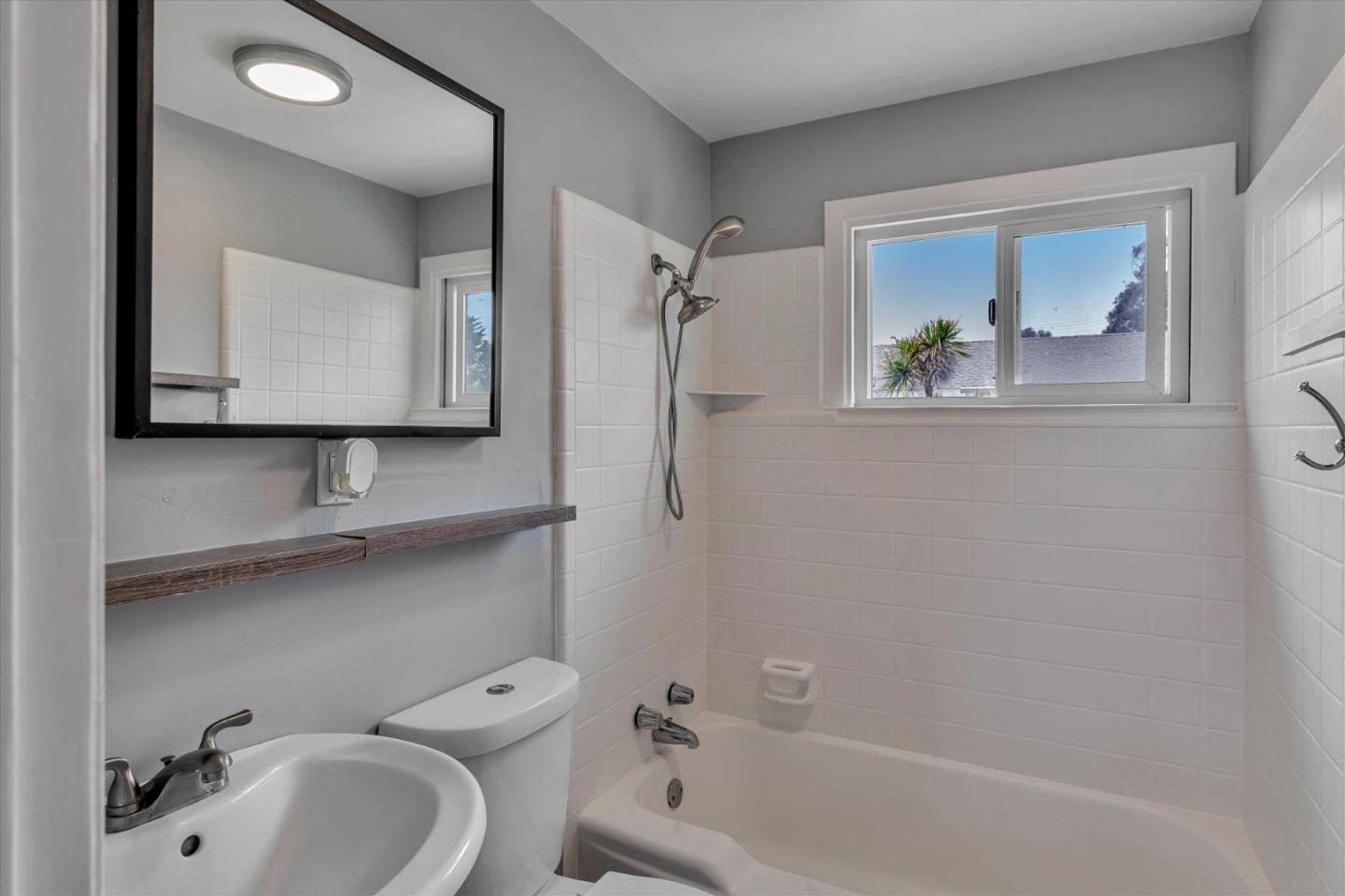 Detail Gallery Image 21 of 43 For 2086 Waring St, Seaside,  CA 93955 - 4 Beds | 2/1 Baths