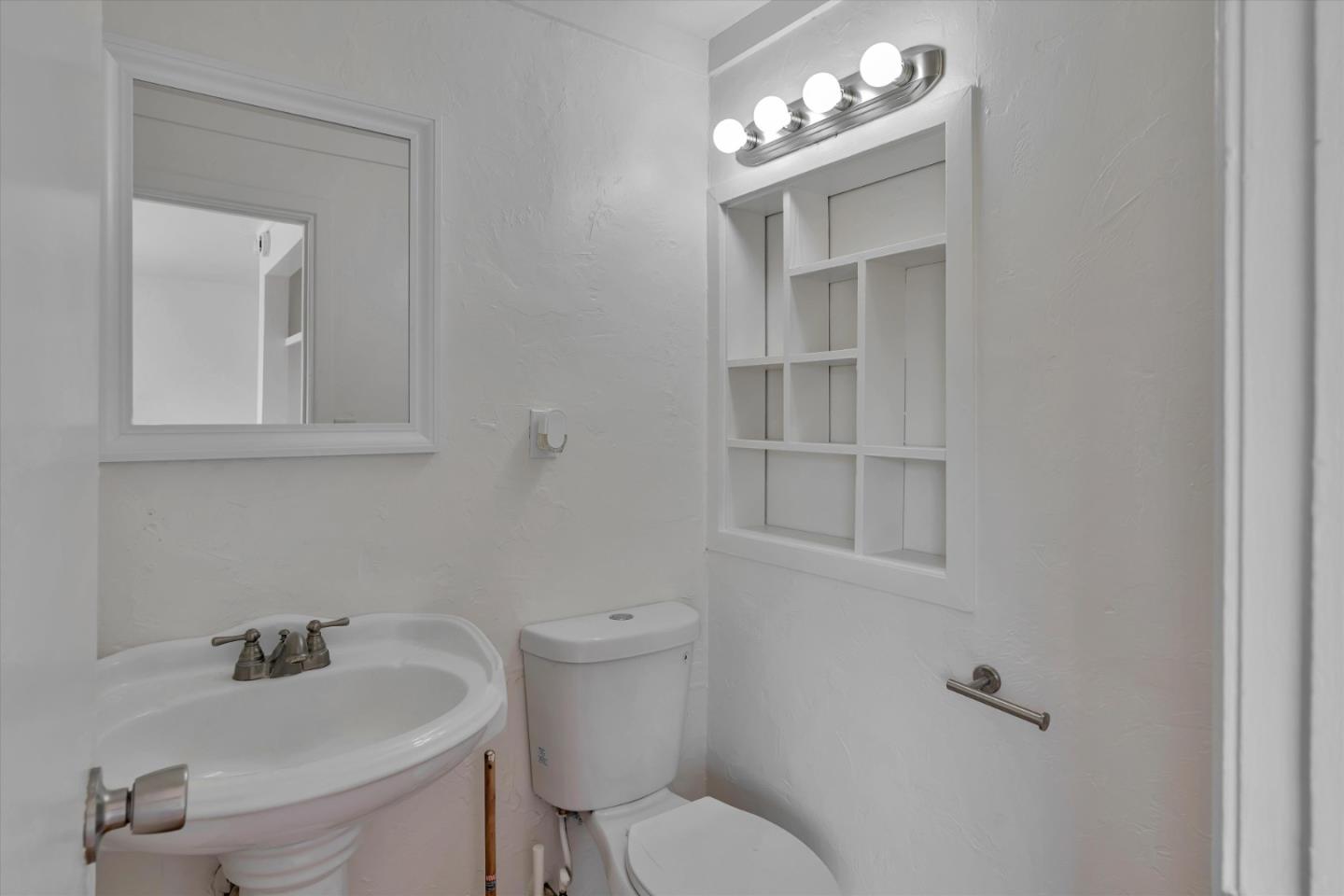 Detail Gallery Image 26 of 43 For 2086 Waring St, Seaside,  CA 93955 - 4 Beds | 2/1 Baths