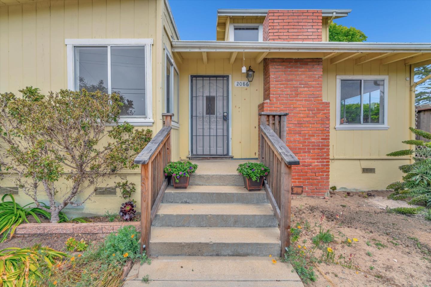 2086 Waring St, Seaside, CA 93955 photo 5