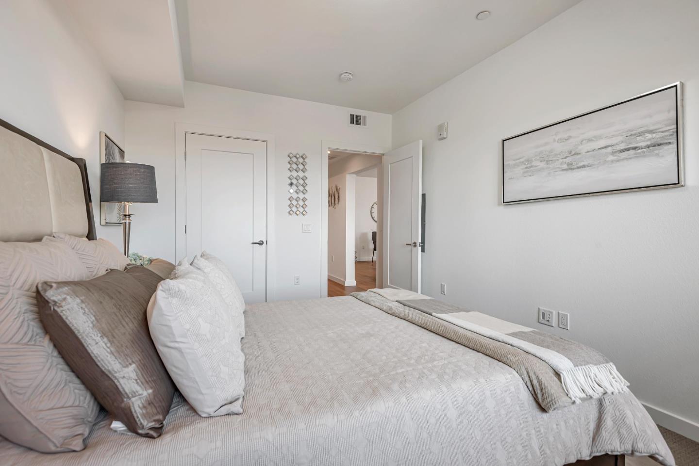 Detail Gallery Image 22 of 56 For 400 El Camino Real #307,  Belmont,  CA 94002 - 1 Beds | 1 Baths