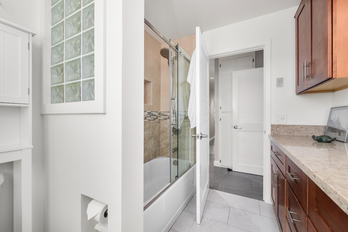 Detail Gallery Image 20 of 37 For 426 Roxas St, Santa Cruz,  CA 95062 - 2 Beds | 2 Baths