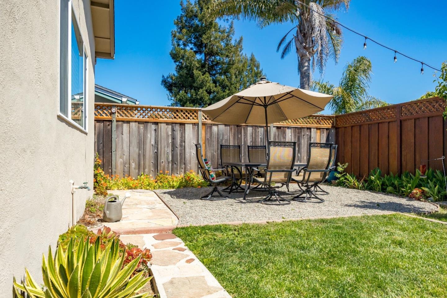 Detail Gallery Image 31 of 37 For 426 Roxas St, Santa Cruz,  CA 95062 - 2 Beds | 2 Baths