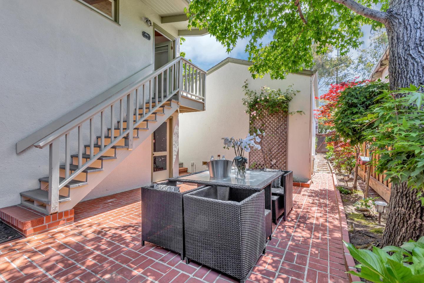 Detail Gallery Image 29 of 36 For 1600 Easton Dr, Burlingame,  CA 94010 - 3 Beds | 2 Baths